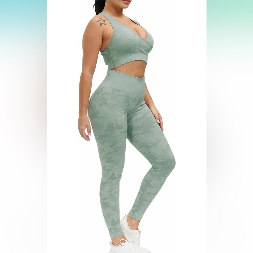 Women’s workout clothes